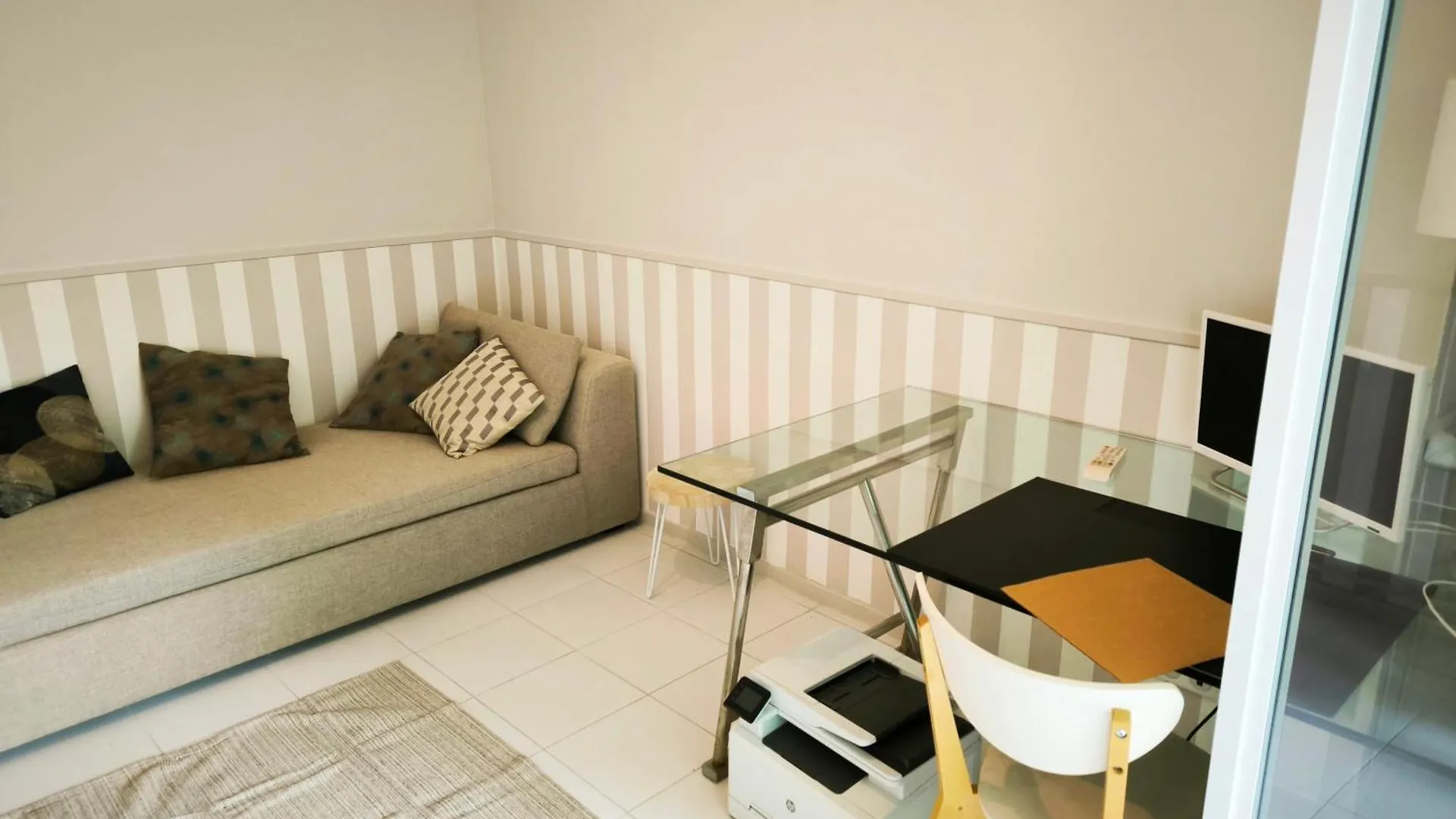 Castelbox Nature Acces Direct Intramuros Avignon Vakantiehuis